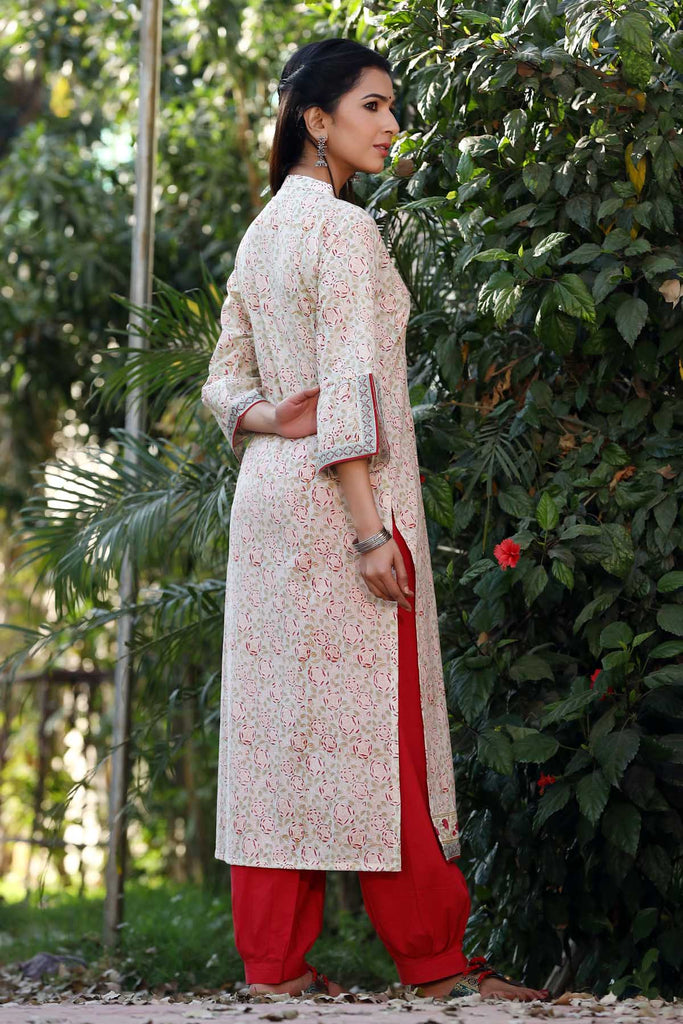 Straight fit kurta in floral jaal print