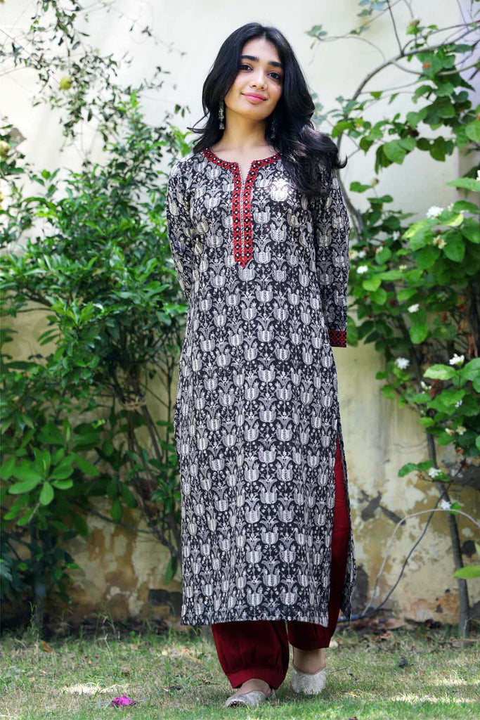 Straight Fit Kurta In Black Jahota Print
