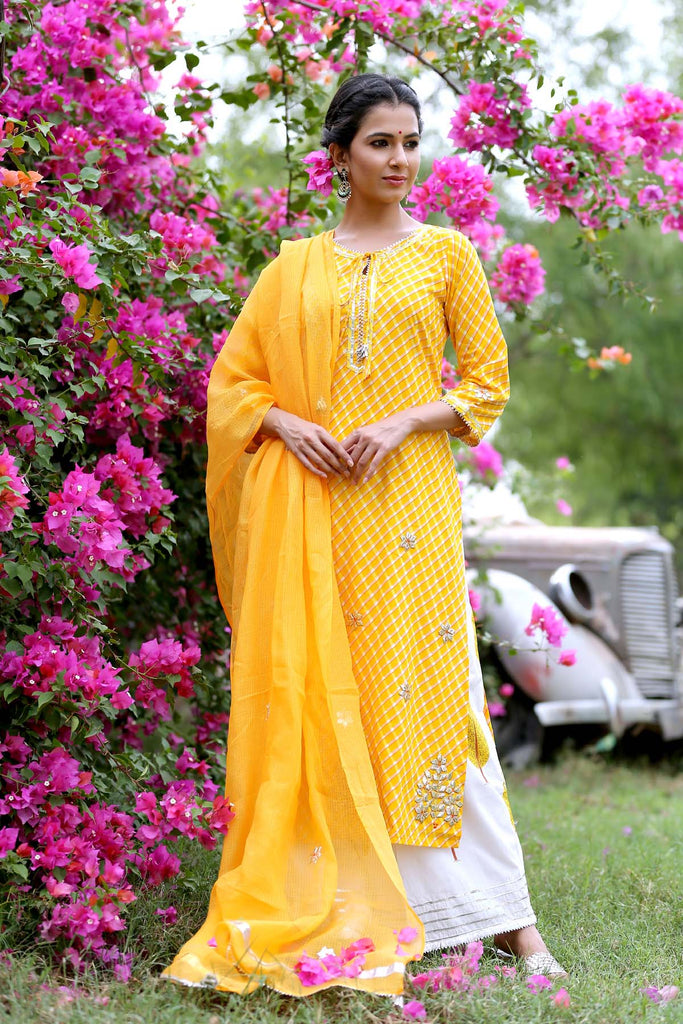 Yellow kotadoriya dupatta with Gota work