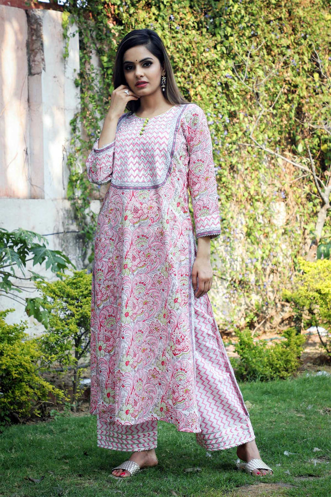 Kurta/Pant set in pink floral print