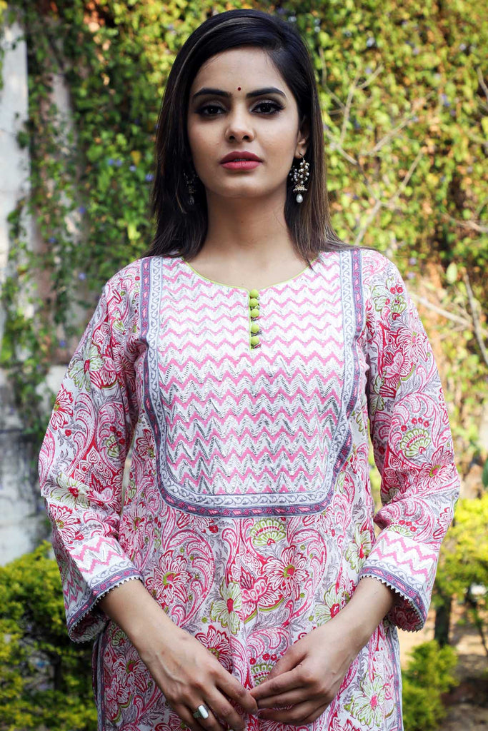 Kurta/Pant set in pink floral print