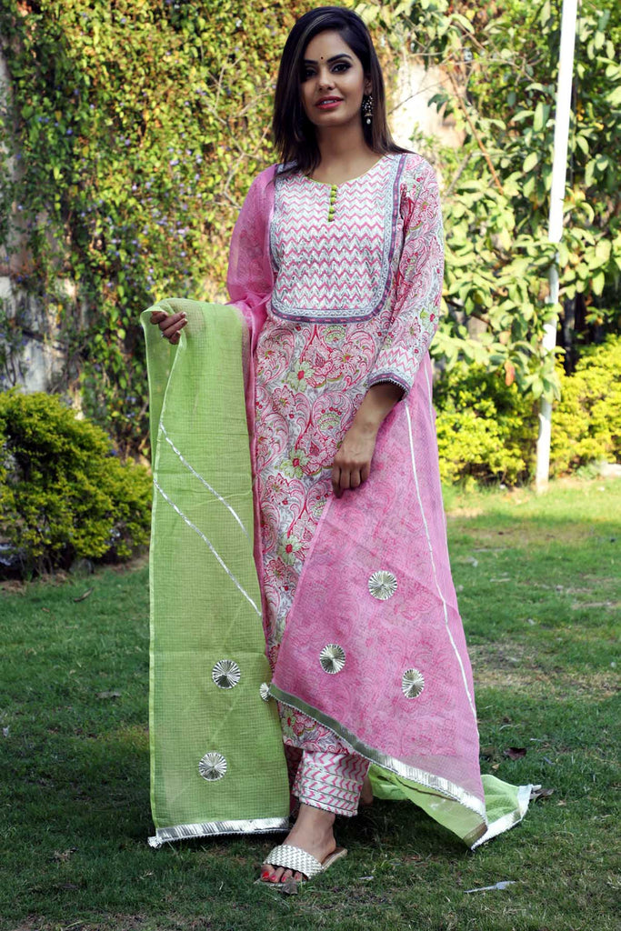 Kurta/Pant set in pink floral print