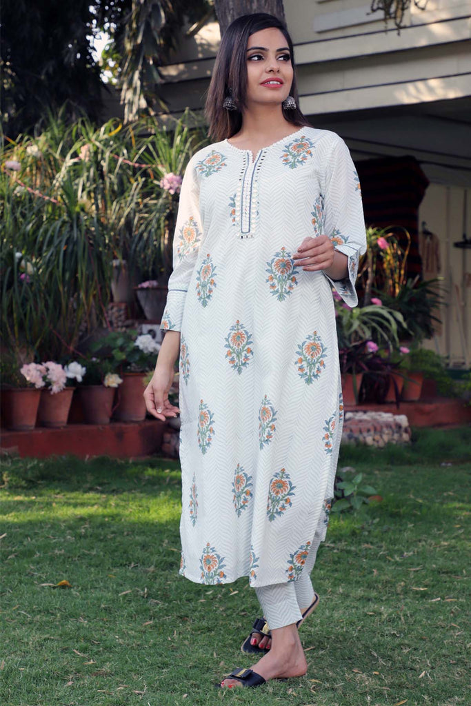 Kurta/Pant set in Off-white Hand block print