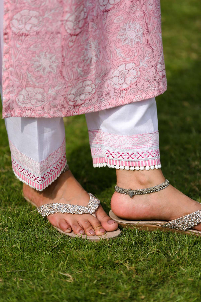 Straight Fit Kurta/Pant Set in Pink/White Color
