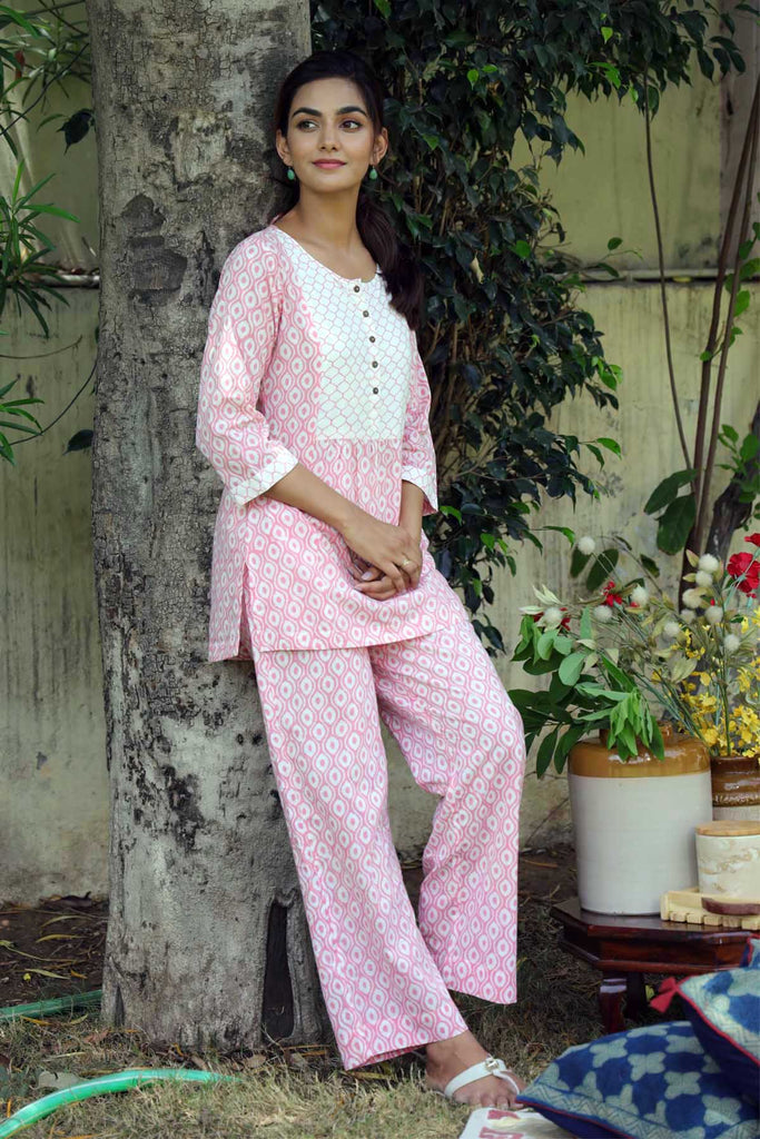 Cotton Loungewear Set In Pastel pink color